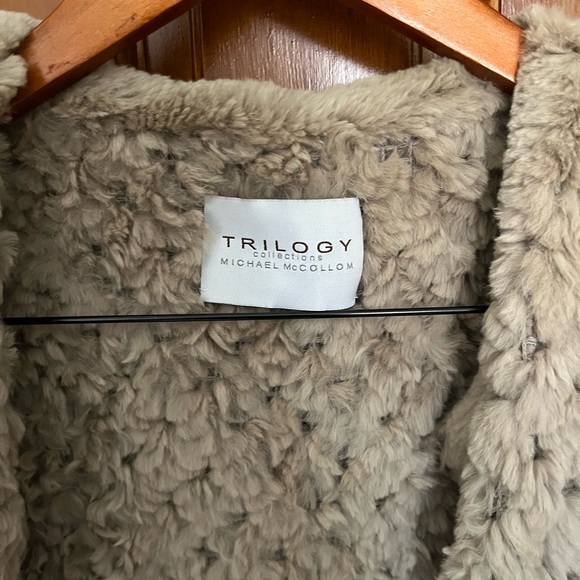 Fur vest Trilogy - Picture 2 of 5